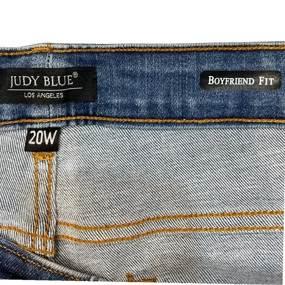 Judy Blue Monroe Mid Rise Ripped Boyfriend Fit Mom Jeans Size 20W - Picture 8 of 13